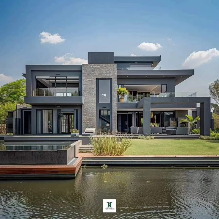 New Michaela Property 900